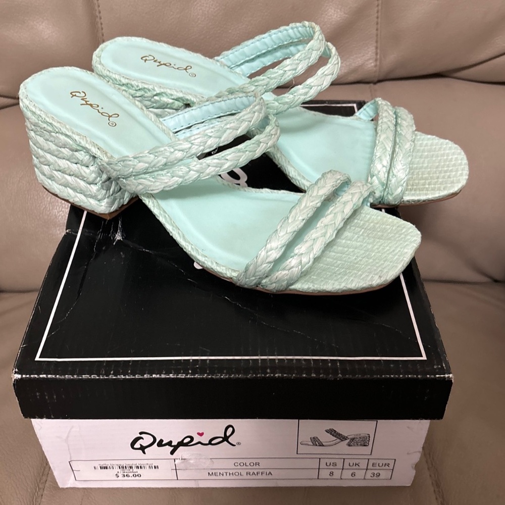 Qupid Raffia Sandals Size 8